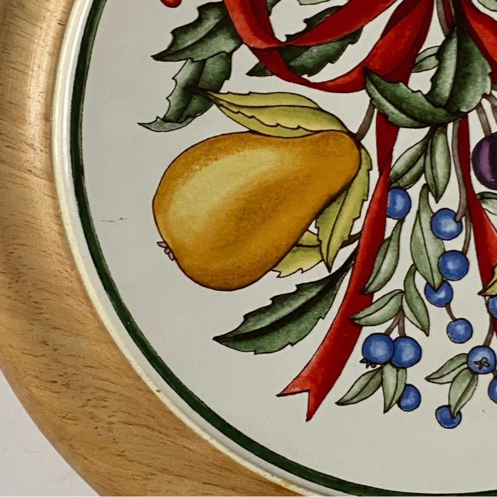 Dansk Wood & Tile Trivet Holiday Harvest Fruits Red Bow 7.5” EUC Round Christmas